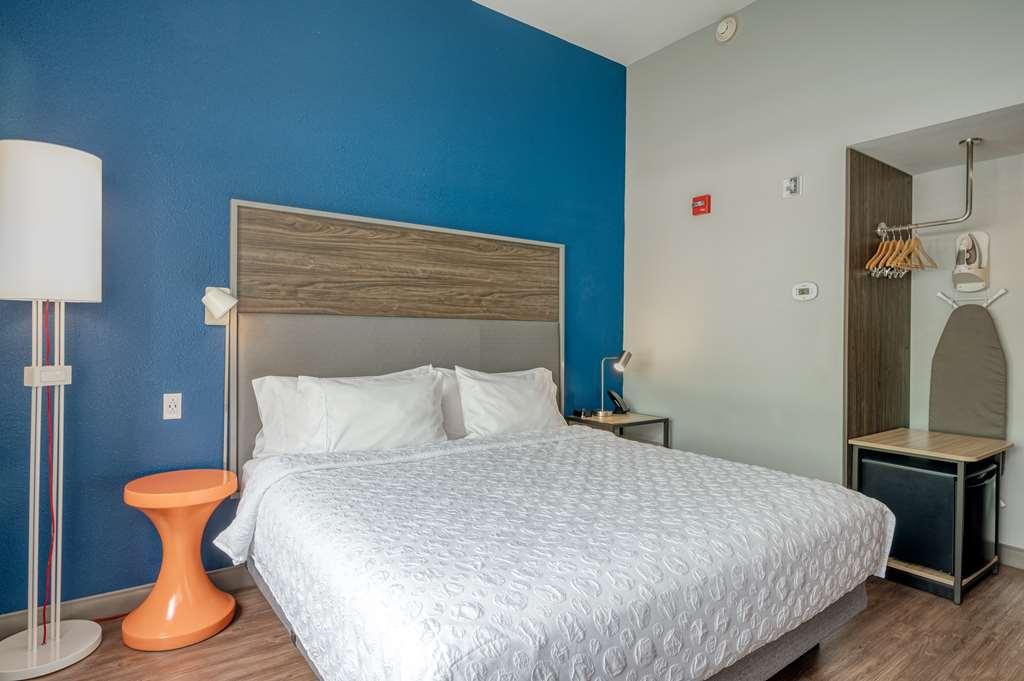Tru By Hilton Indianapolis Lawrence, In Hotel Room photo